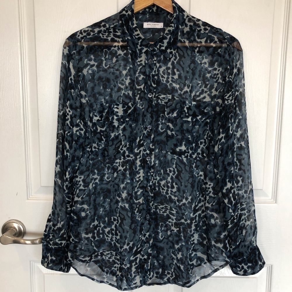 Equipment Femme Silk button up blouse leopard print blue black Size S